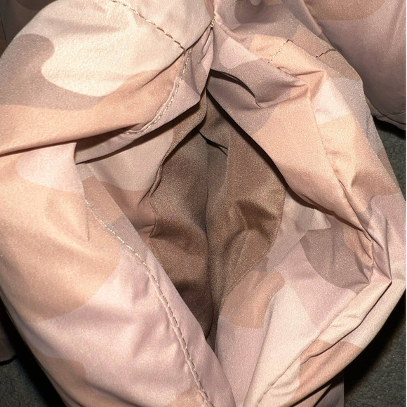 New Fabletics Wander Cropped Puffer Camo size M - Picture 7 of 11